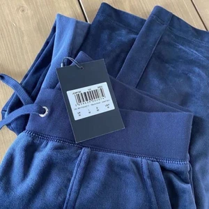 Helt nya jucie byxor mörk blå storlek S - Helt nya och jätte fina men tyvärr så passade dom inte mig. 