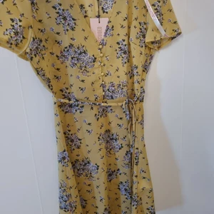 Ny sommarklänning missguided - Ny oanvänd klänning från missguided köpt på Nelly. Säljer även samma i vit. 