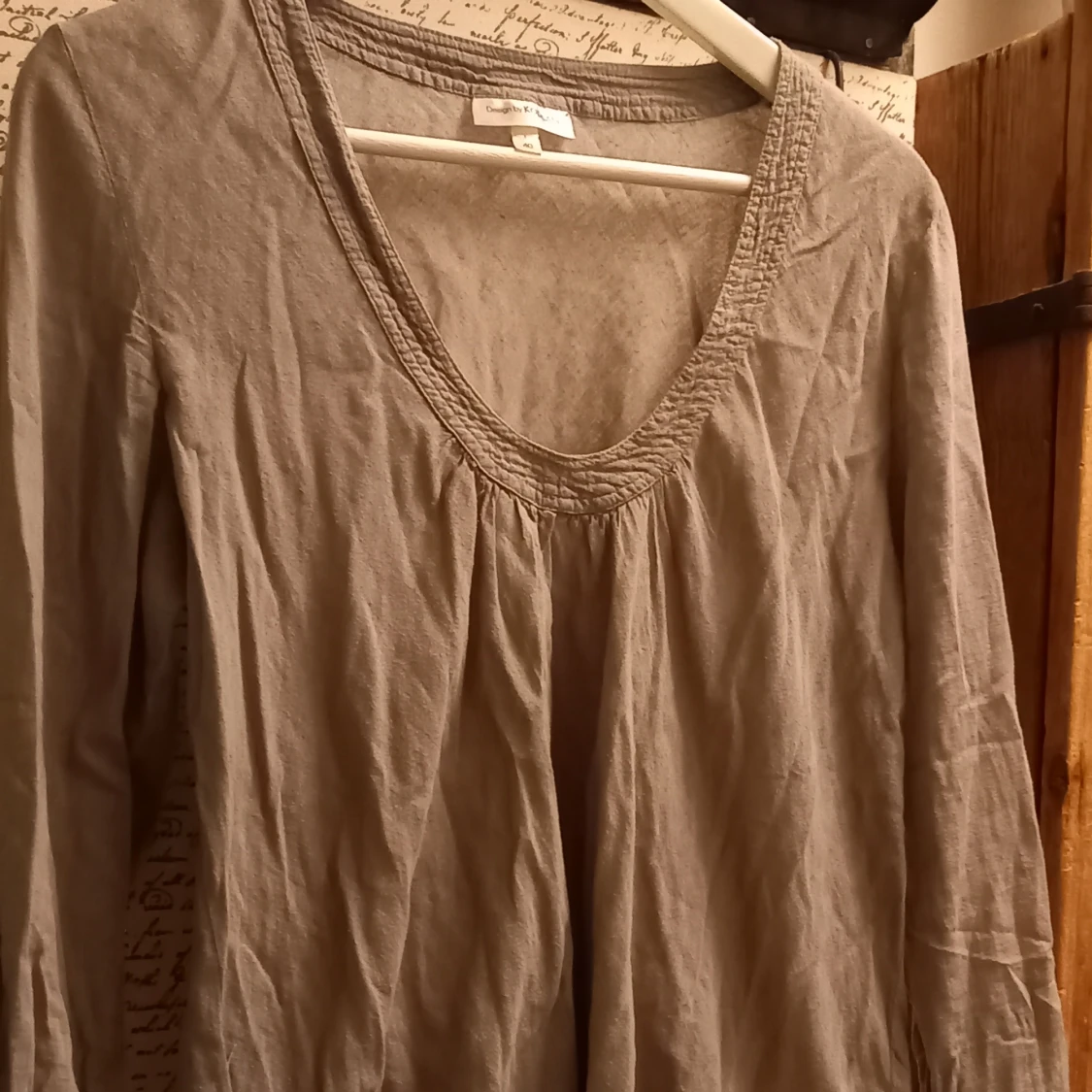 Grå tunn blus stl.M