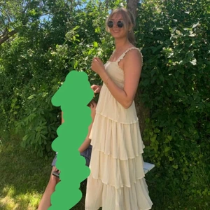 Sommarklänning - Underbar lång sommarklänning som passar till allt!