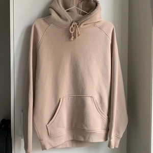 Hoodie BikBok - En beige hoodie från BikBok i storlek L. Frakt tillkommer📦
