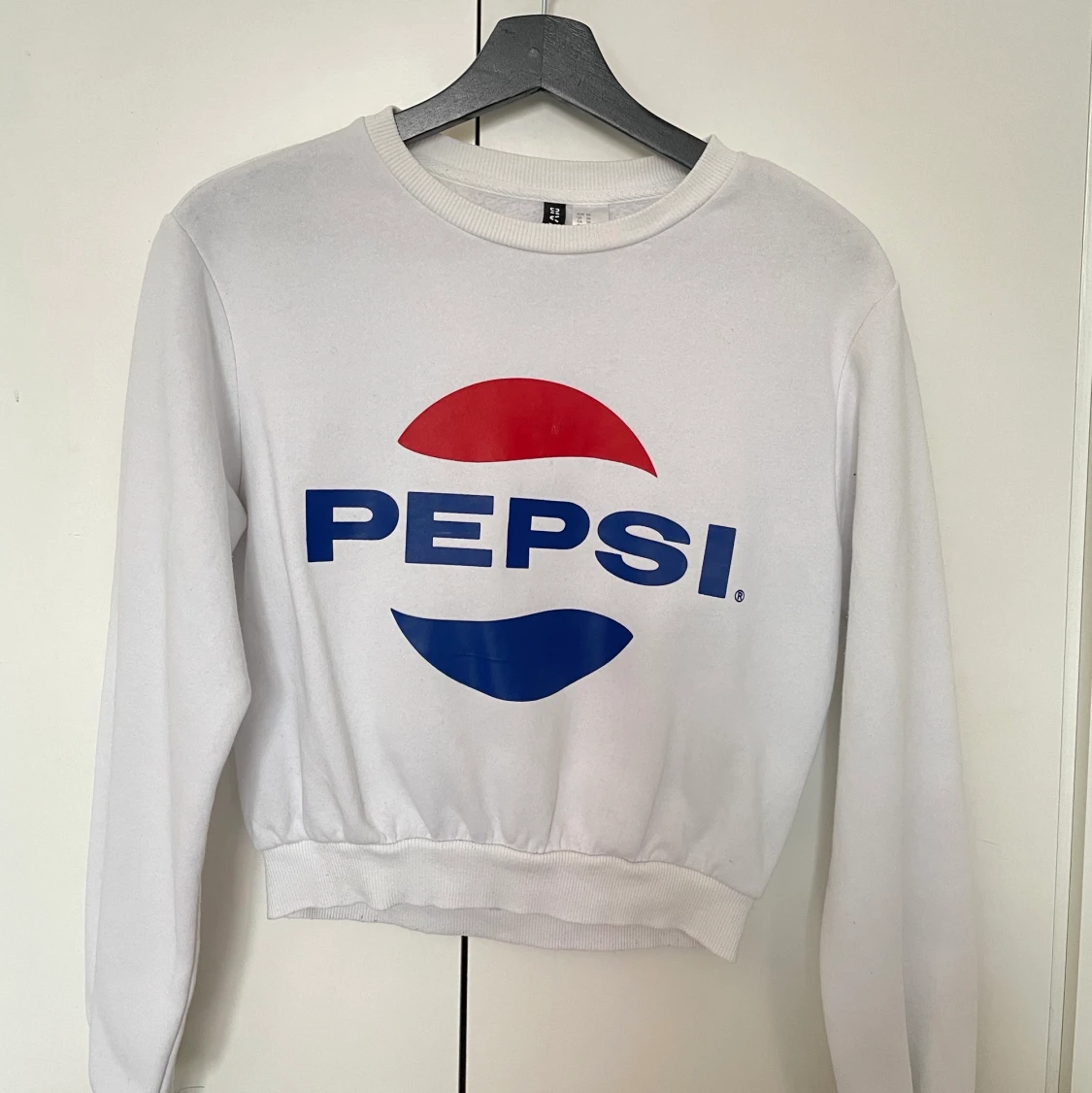 crop crewneck