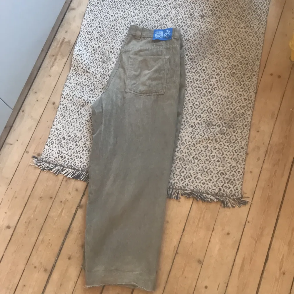 Polar big boys! Sparsamt använda passar upp till ca 183cm! Går fint att sy upp även för den korte!. Jeans & Byxor.