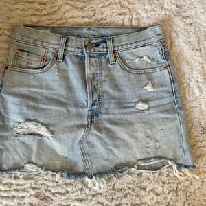 Levi’s kjol - I bra skick