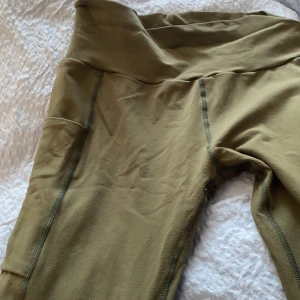 Tights med ficka  - Träningstights med ficka. Uppskattar storleken till en S\M