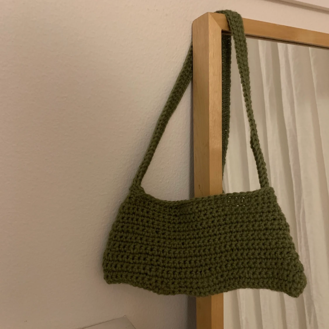 Virkad baguette väska i Ull - 90