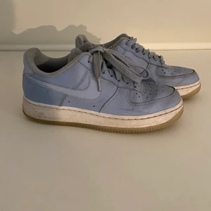 Nike air force blå - Säljer dessa unika o så snygga air force i en jätte fin färg🫶🏽