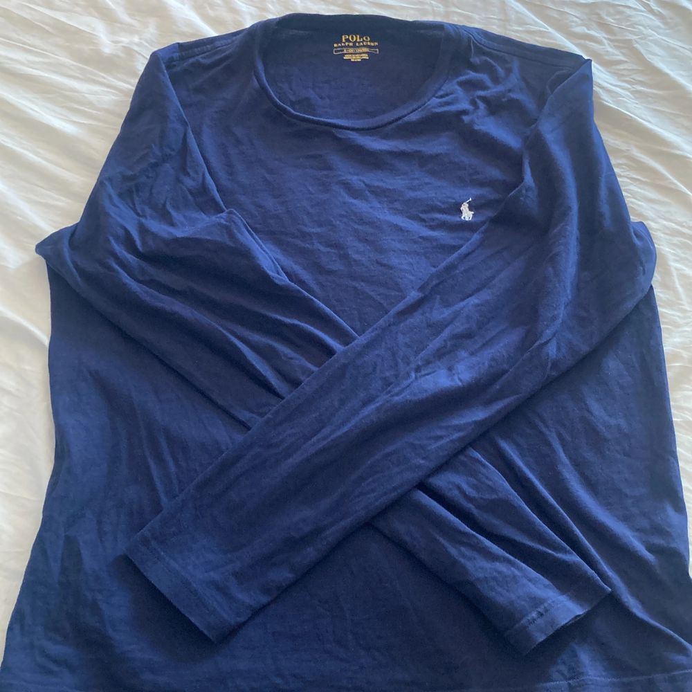 Mörkblå långärmad Polo Ralph lauren tröja. Tröjor & Koftor.