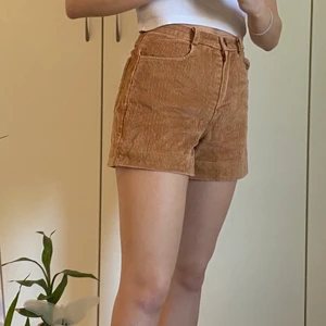 Bruna manchestershorts  - Superfina bruna manchestershorts i storlek XS! Köparen står för frakten.