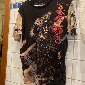 T shirt med tryck  - T shirt med tryck, inte så stor i storleken 