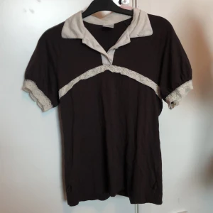 Vit och brun tröja  - Vit och brun tröja 