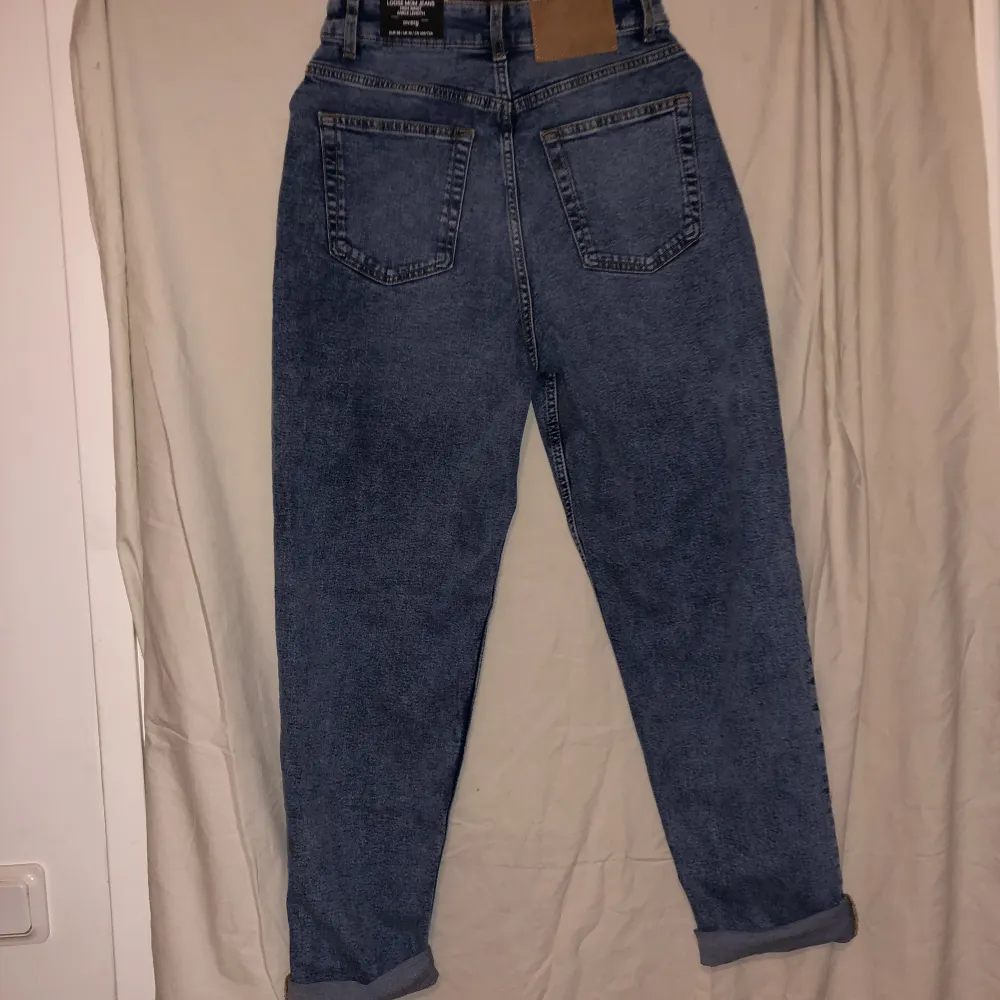 Stretch jeans Helt nya Hög midja Passar 36-38. Jeans & Byxor.