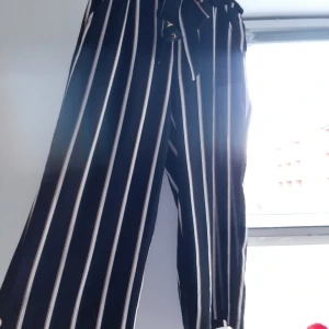 Helt nya byxor - Storlek 42 Nya, enbart provade