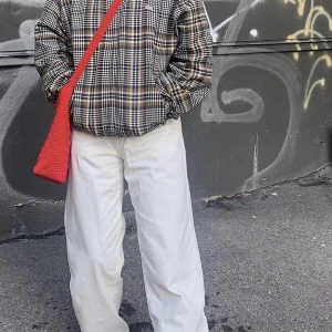 BeWider Jeans - Säljer dessa snygga vita jeans från BeWider i storlek W29L32❤️Nypris är 900kr🥰