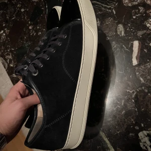 Fräscha lanvins - Riktigt fräscha lanvins knappt använda, bra skick 9/10 inga skavanker. Nypris:4000 köp idag för endast 2500