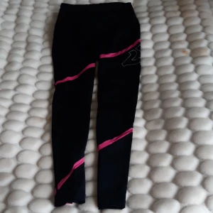 Snygga tights - Röhnisch storlek M, nästan oandvända