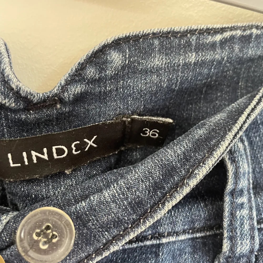 Mörkblåa lågmidjade jeans💙GRATIS FRAKT. Jeans & Byxor.