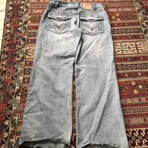 diesel vintage baggy jeans - längd:103cm  midja:43cm  benöppning:26cm