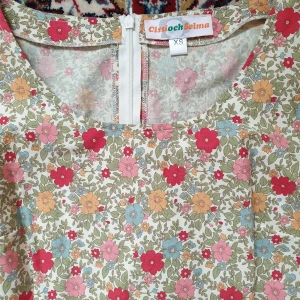 Klänning bomull - Unik klänning, märke Cissi och Selma. Sitter smickrande, har fickor. Använd fåtal gånger.  Orginalpris ca 1000kr Kom med prisförslag!