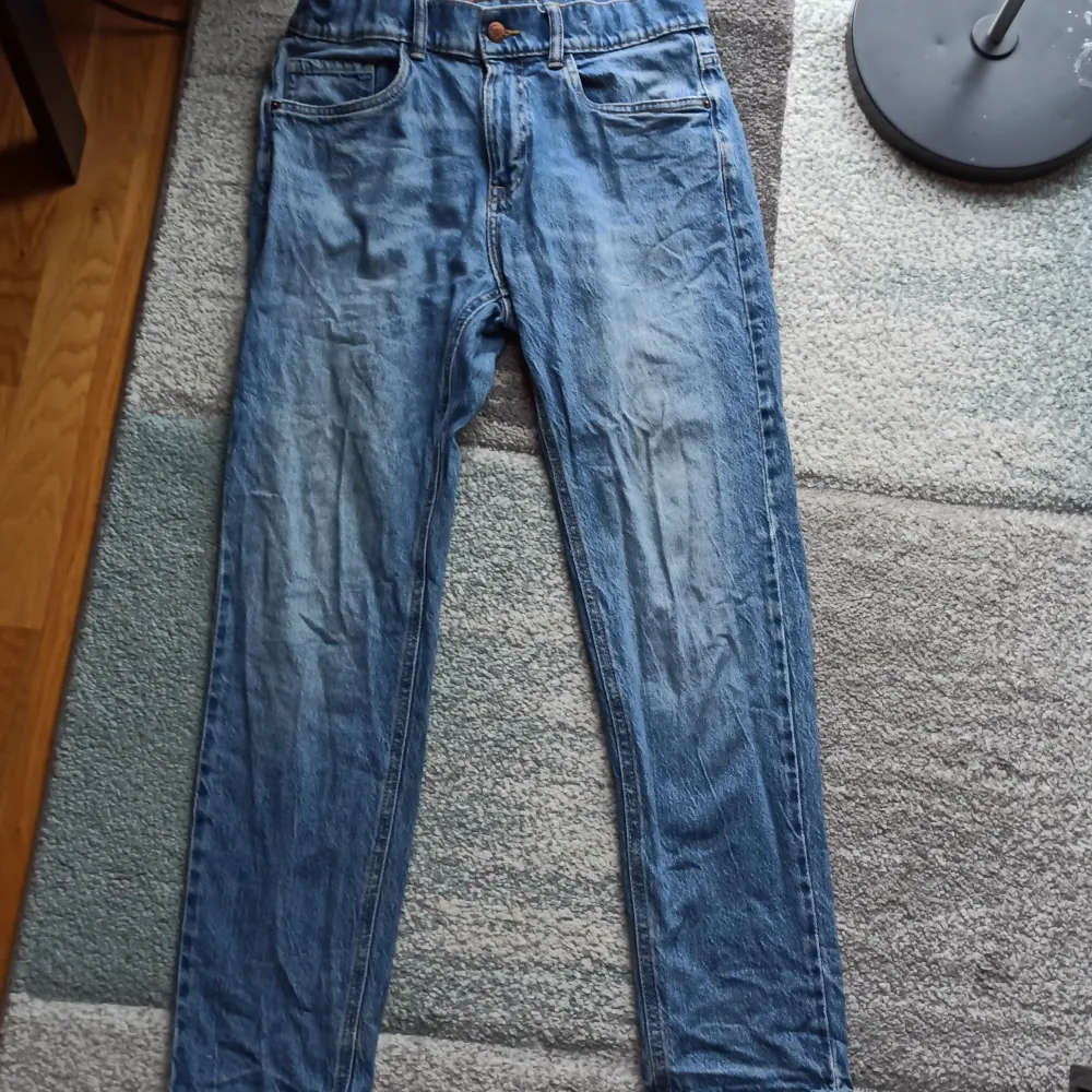 Storlek 164, lite av tunnare jeans, från Lindex.. Jeans & Byxor.