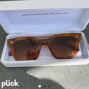 Superfina solglasögon nästan aldrig andvända❤️ Box och kartong ingår 