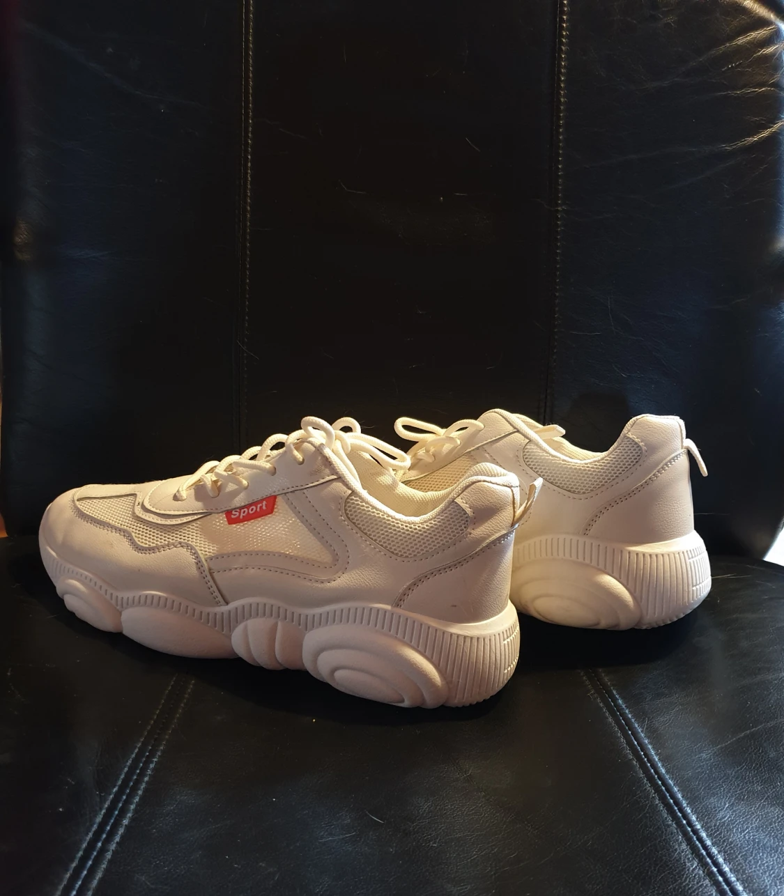 Helt nya sneakers - 90