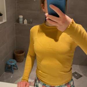 Tröja  - En jätte fin ttöja från pomp de lux som knappt är använd och i jätte fint skick och aldrig använd 💕