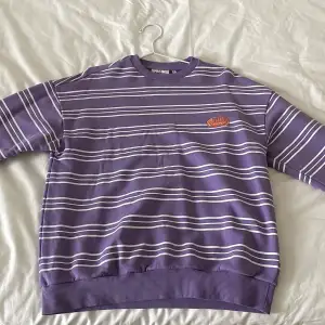 Purple striped Junkyard hoodie worn only twice and is 1 year old. Perfect condition and durable material. Only reason I am selling is because it is a size small.