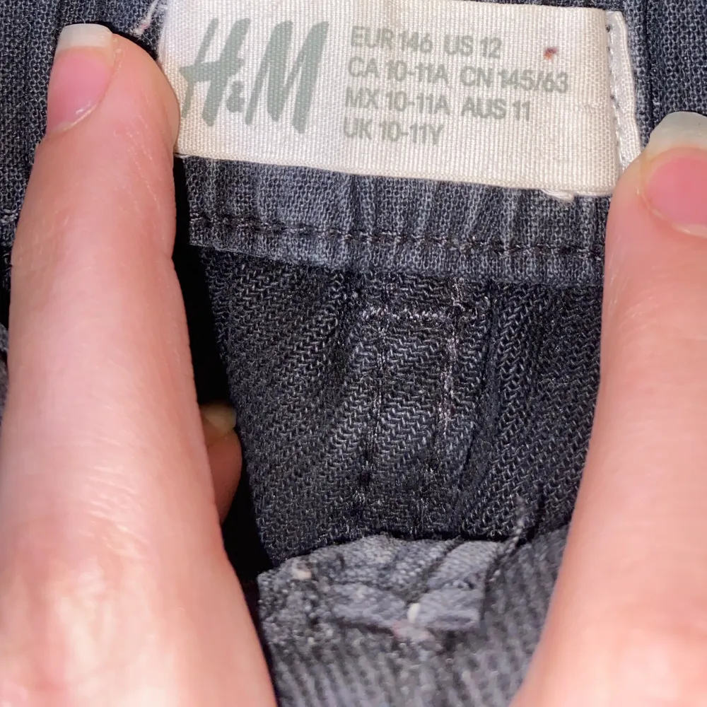 Jeans från hm. Storlek 146. VID KÖP AV FLERA KLÄDER KONTAKTA MIG FÖRST. Jeans & Byxor.
