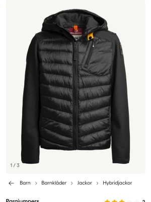 Svart vindjacka från Parajumpers - SÖKER!! Kan tänkas byta mot mitt beiga juicy sett.