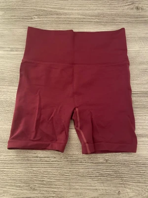 Tränings shorts  - Ett par tränings shorts som jag köpte här på plik vet ej var dom är ifrån får början 