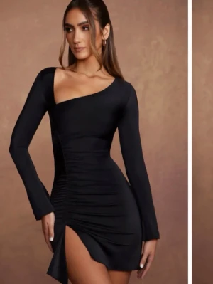 Oh polly klänning - Säljer en helt oanvänd oh polly klänning. 