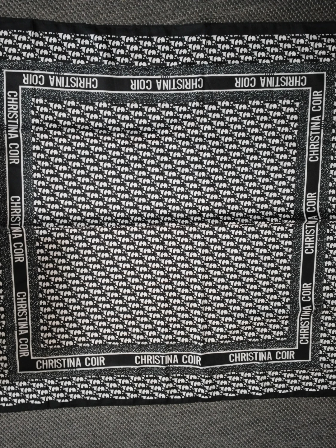 Svartvit scarf från Christina Coir