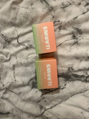 Cleansing balm - 2 st Smuuti Skin Watermelon Sorbet Balm 100 ml. EXP 08/2026 Key Ingredients:  - Watermelon Extract - Hyaluronic Acid - Hydrolized Hyaluronic Acid - Glycerin 