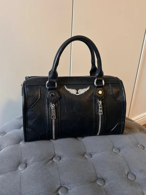 Snygg väska  - Supersnygg väska som jag köpt här på Plick💕