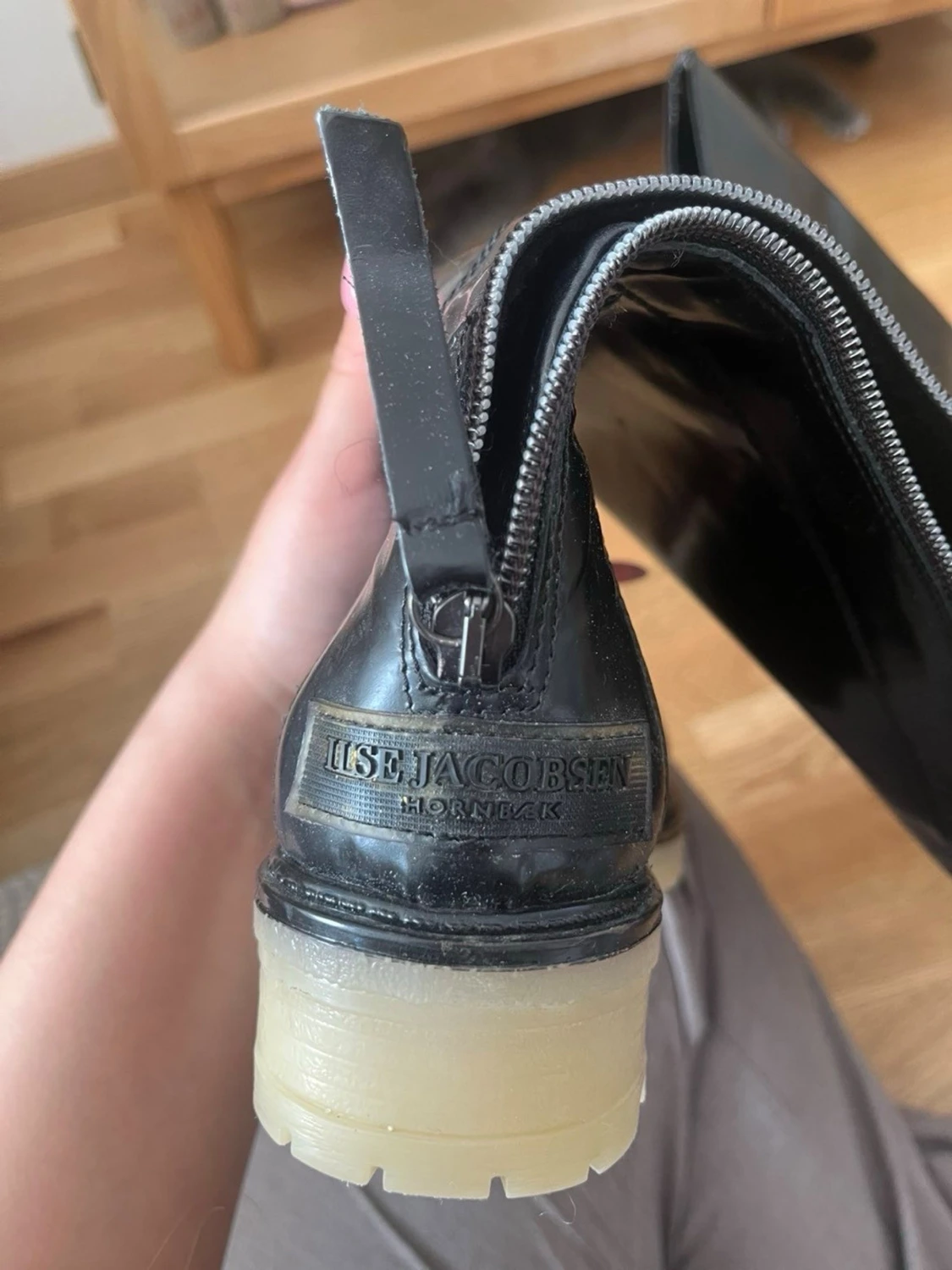 Svarta höga stövlar med grov sula - 2