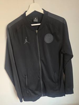 Svart nike/psg svart zip  - Orginal, Nyskick. 