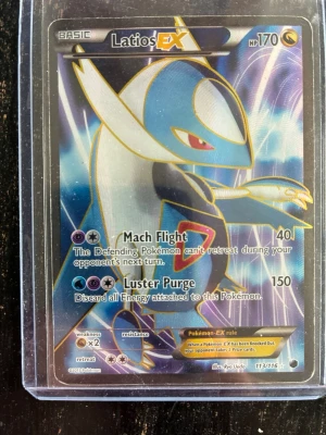 Latios EX 113/116 - Säljer Denna latios Ex full art 113/116, framsidan av korten är i fint skick men baksidan har lite slitage, PSA 10 värt över 50 000. Äkta såklart.