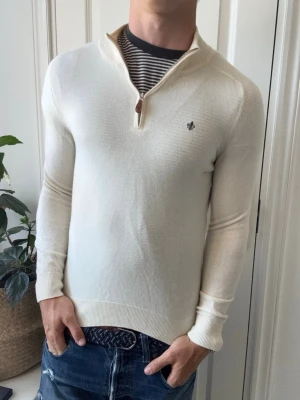 Morris quarter zip 100% merino wool  - Morris quarter zip 100% merino wool, Inga defekter! Modellen i bilderna är 180 cm 75 kg och bär Storlek S , Kom med frågor! 🌟 (Kan gå ned i pris vid köp av paket 😉) 
