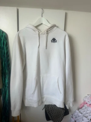 Hoodie - Kappa hoodie i storlek L för oversized fit (jag har vanligtvis S i storlek), förekommer några fläckar 