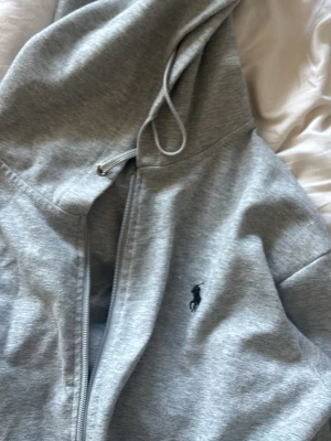 Grå Ralph Lauren zip - Passar M/L