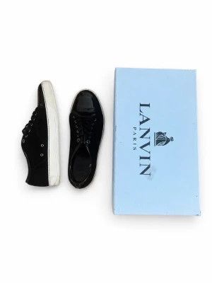 Lanvin sneakers - Sneakers från Lanvin. Storlek 41-42. Pris ej hugget i sten, kom dm för mer frågor!
