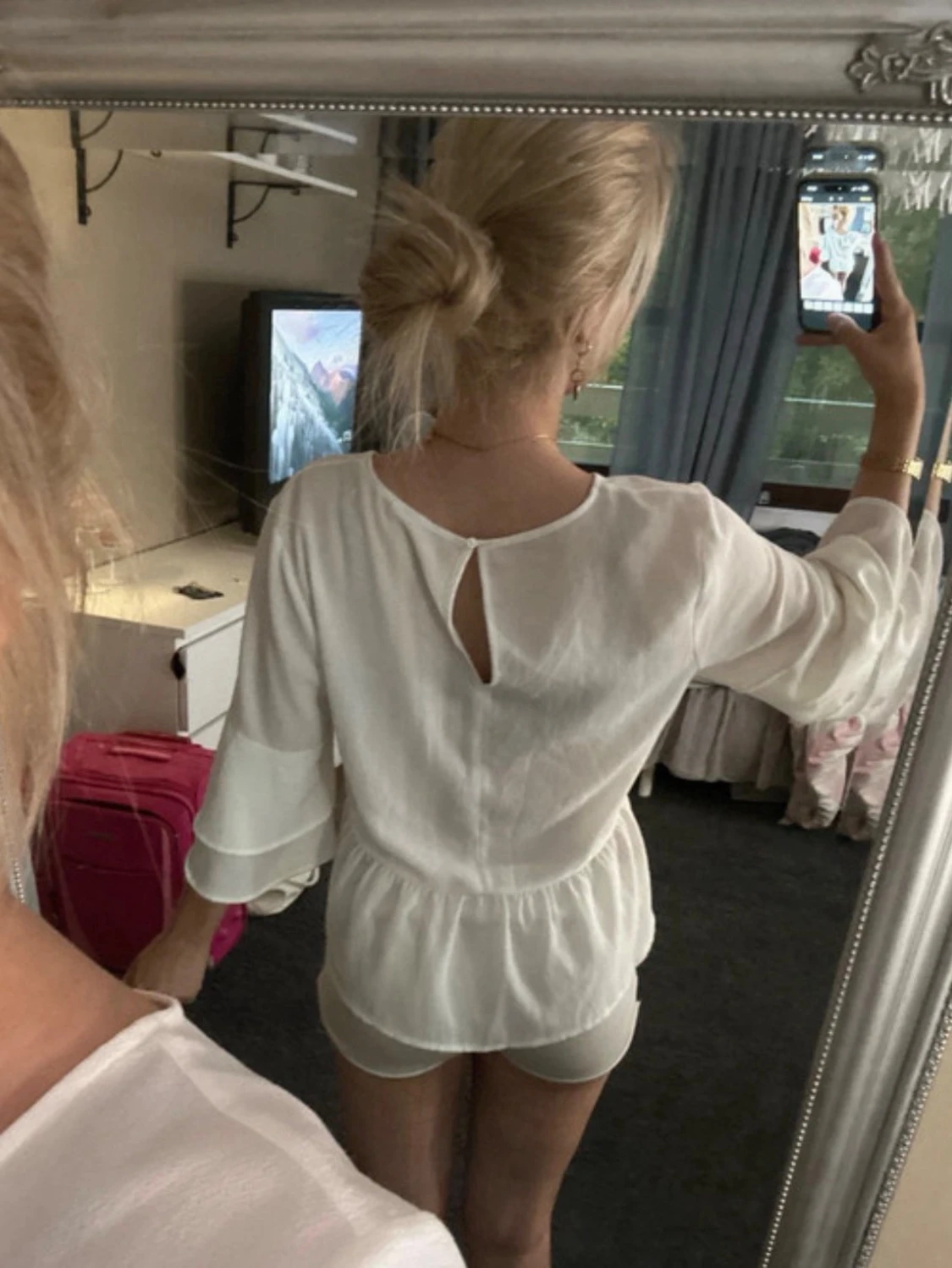 Vit volangblus med vida ärmar - 2