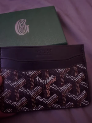 Fin plånbok - Kommer med kort