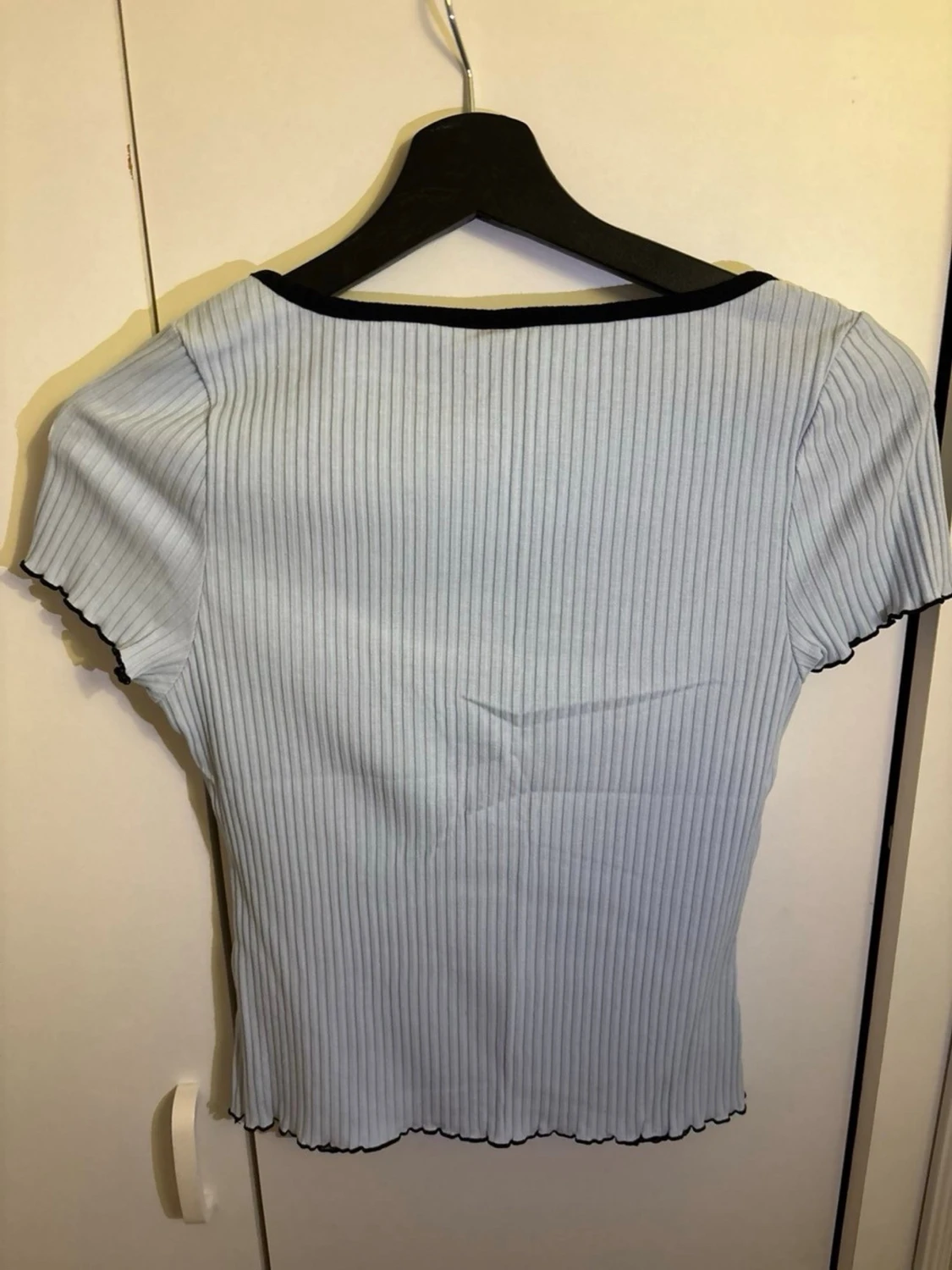 Ljusblå ribbad topp från H&M Divided - 2