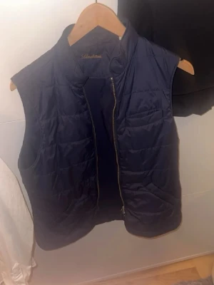 Stenströms väst - Mörkblå väst 