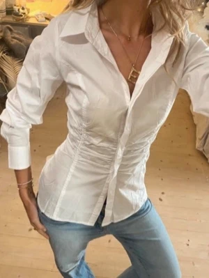 Figursydd skjorta - SÅÅ snygg