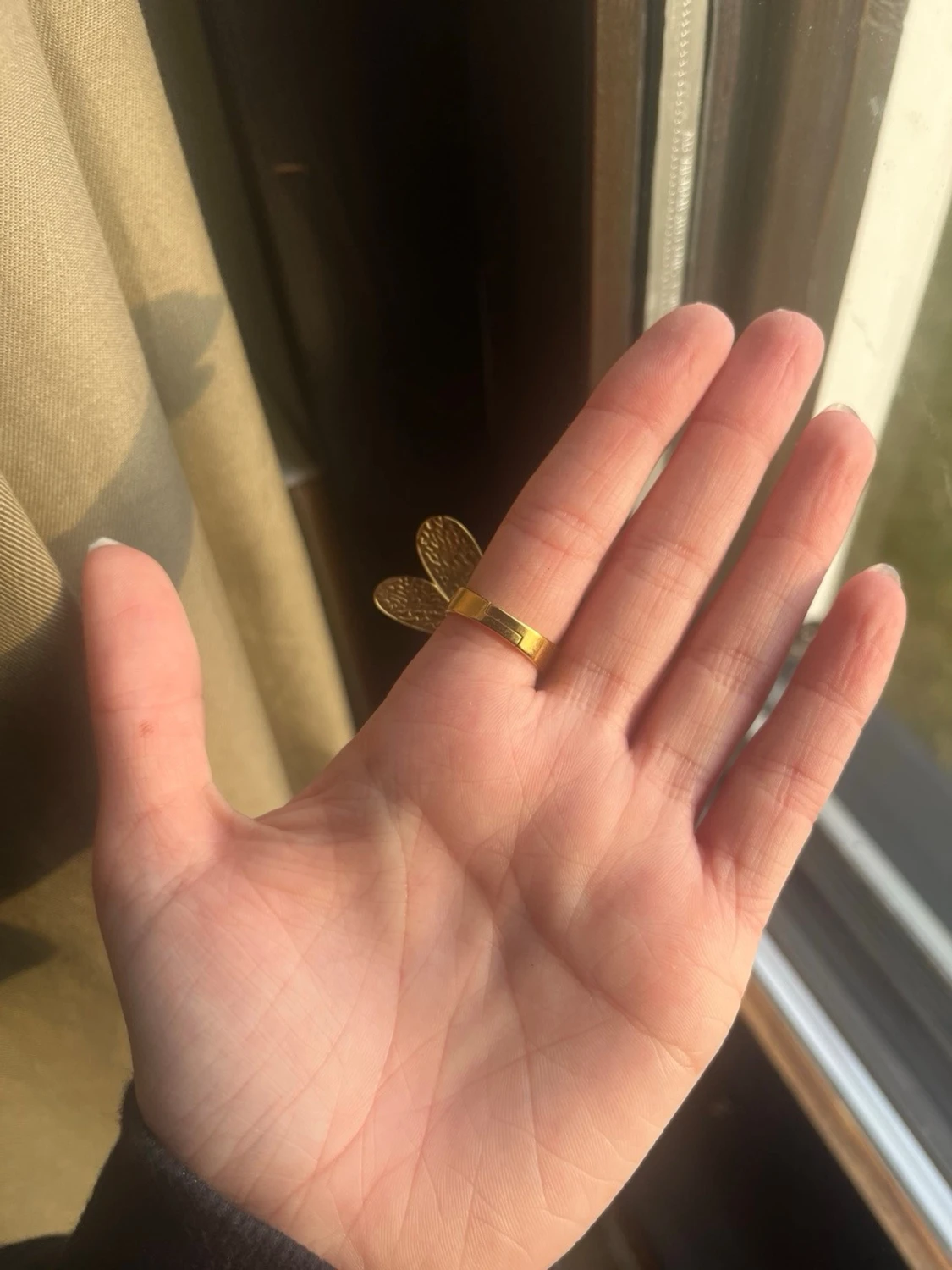 Guldfärgad ring med trollslända - 1