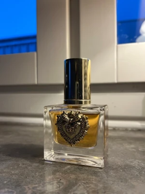Dolce & Gabbana Devotion parfym - Parfym från Dolce & Gabbana. 30 ml från början, ca 25 ml kvar enligt bild. 