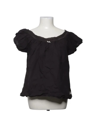 Odd Molly  - Svart topp från odd Molly med rosa rosett framtill. Jätte söt och bekväm, även mycket bra skick💗